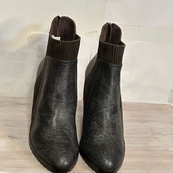 Donald J. Pliner Black Ankle Boots Sleek Minimalist Design new size 10 - Picture 4 of 7